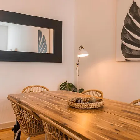 Lägenhet 3 Bedroom Terrace By Innkeeper *