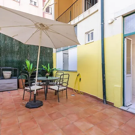 Lägenhet 3 Bedroom Terrace By Innkeeper