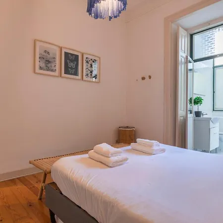 Lägenhet 3 Bedroom Terrace By Innkeeper