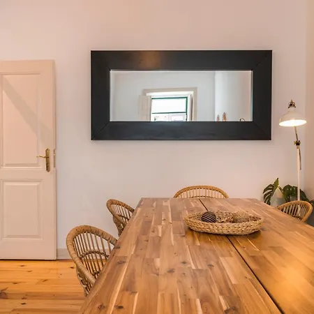 Apartamento 3 Bedroom Terrace By Innkeeper